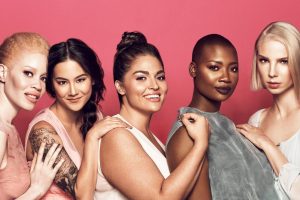 Plus Size Models in Beauty Campaigns: How Ads Are More Inclusive | Glamour