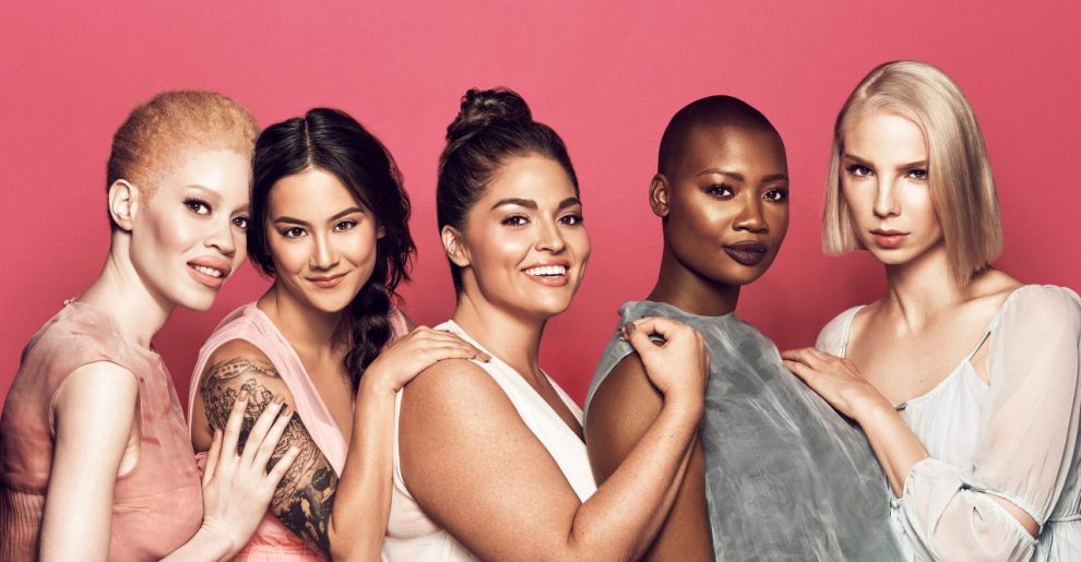 Plus Size Models in Beauty Campaigns: How Ads Are More Inclusive | Glamour