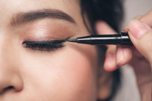 Invisible eye-liner, doe-eyed or sleepy eyes? Makeup trends to watch out  for in 2023 | Friday-beauty – Gulf News